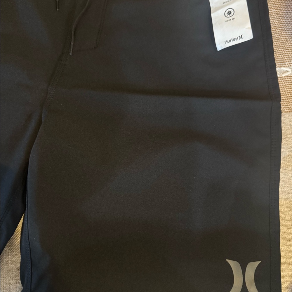 Men’s Hurley board shorts size 32 bnwt